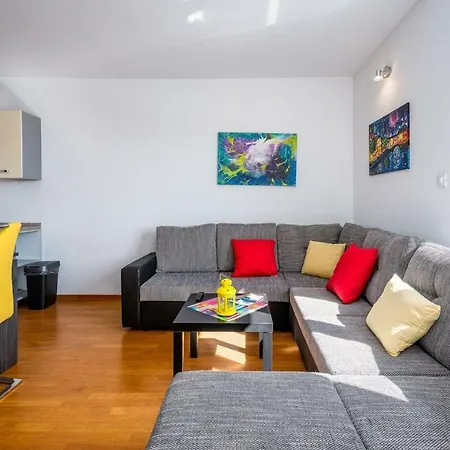 Apartment Laura House With