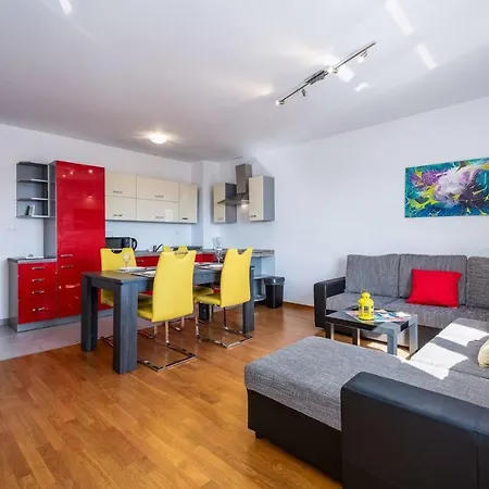 Apartment Laura House With