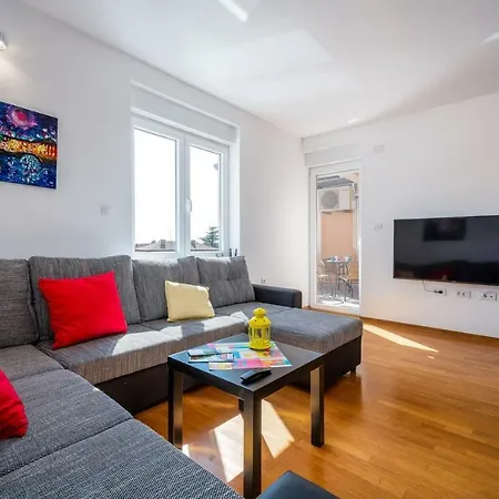 Apartment Laura House With
